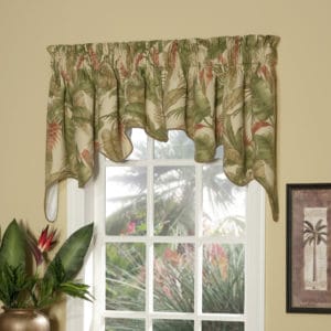 La Selva Natural Scalloped Empress Swag