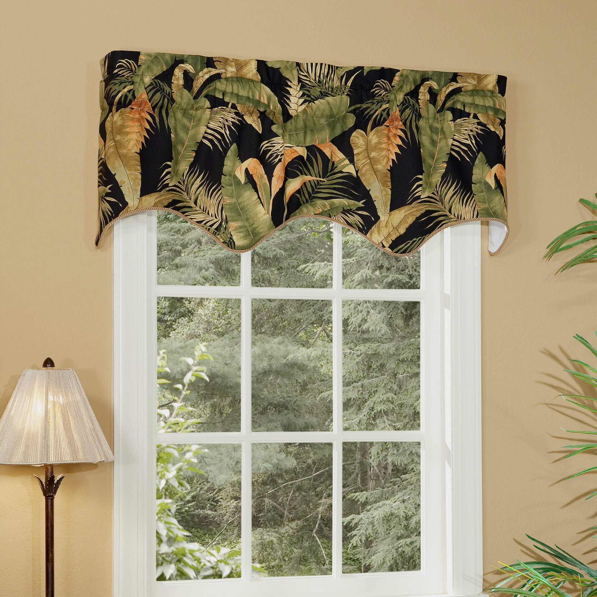La Selva Black Filler Valance