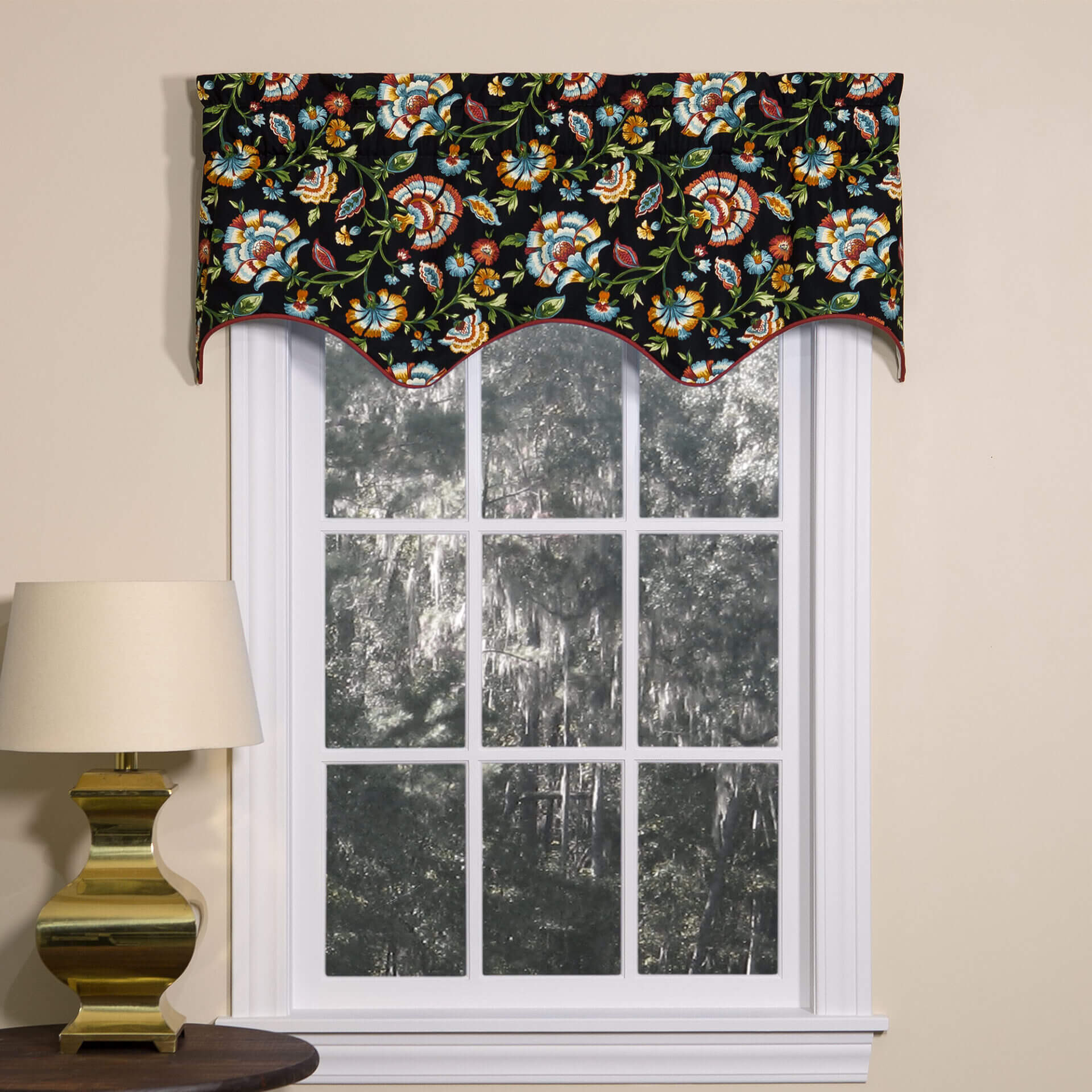Cambridge Noir Scalloped Filler Valance