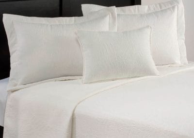 Sagamore Matelasse Throw Bedspread