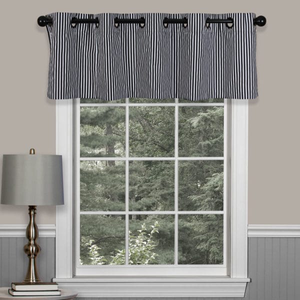 Black and White Collection – Carrie Grommet Valance