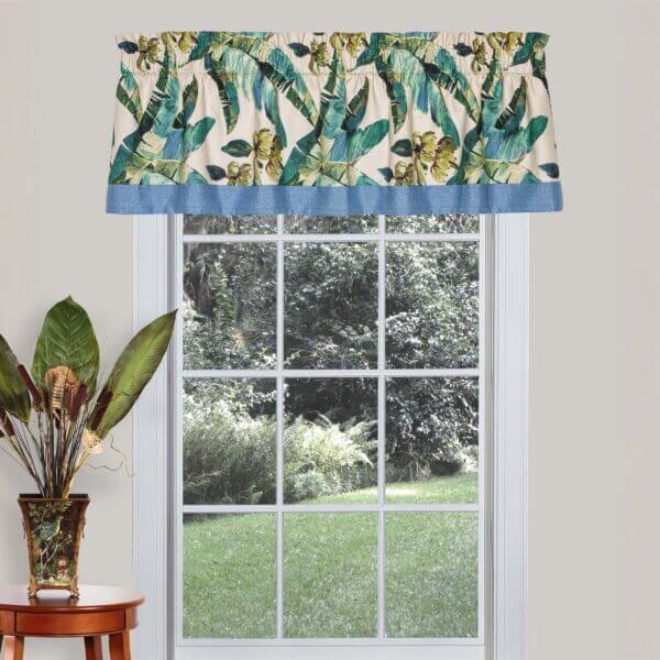 Winward Straight Valance with Band